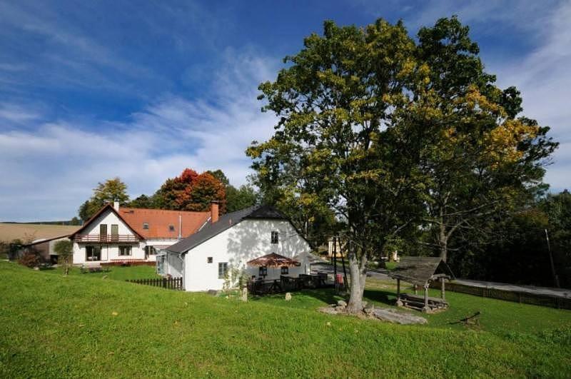 Tradicni Hostinec Aparthotel Sněžné Exteriör bild